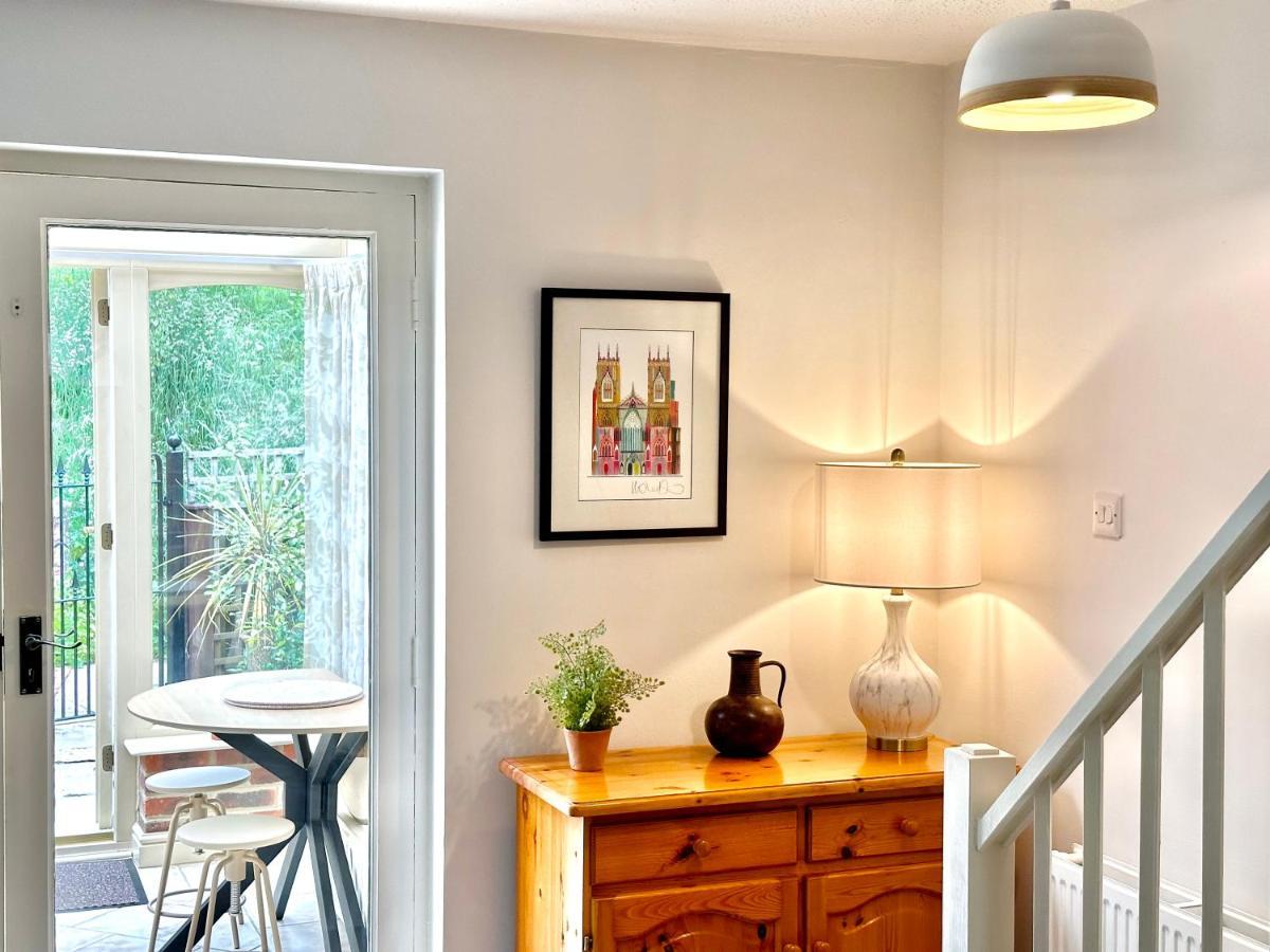 Cherry Blossom Cottage ยอร์ค ภายนอก รูปภาพ